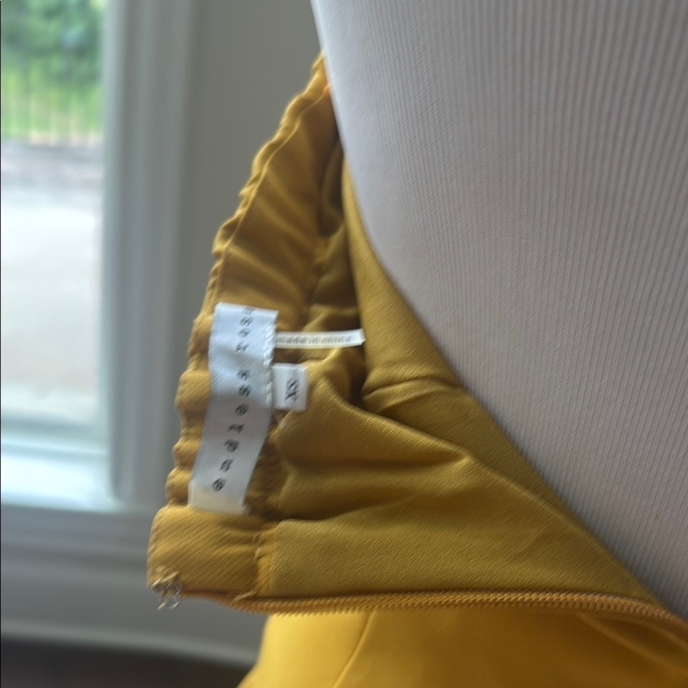 Yellow Strapless Ruffle Dress - Picture 4 of 4